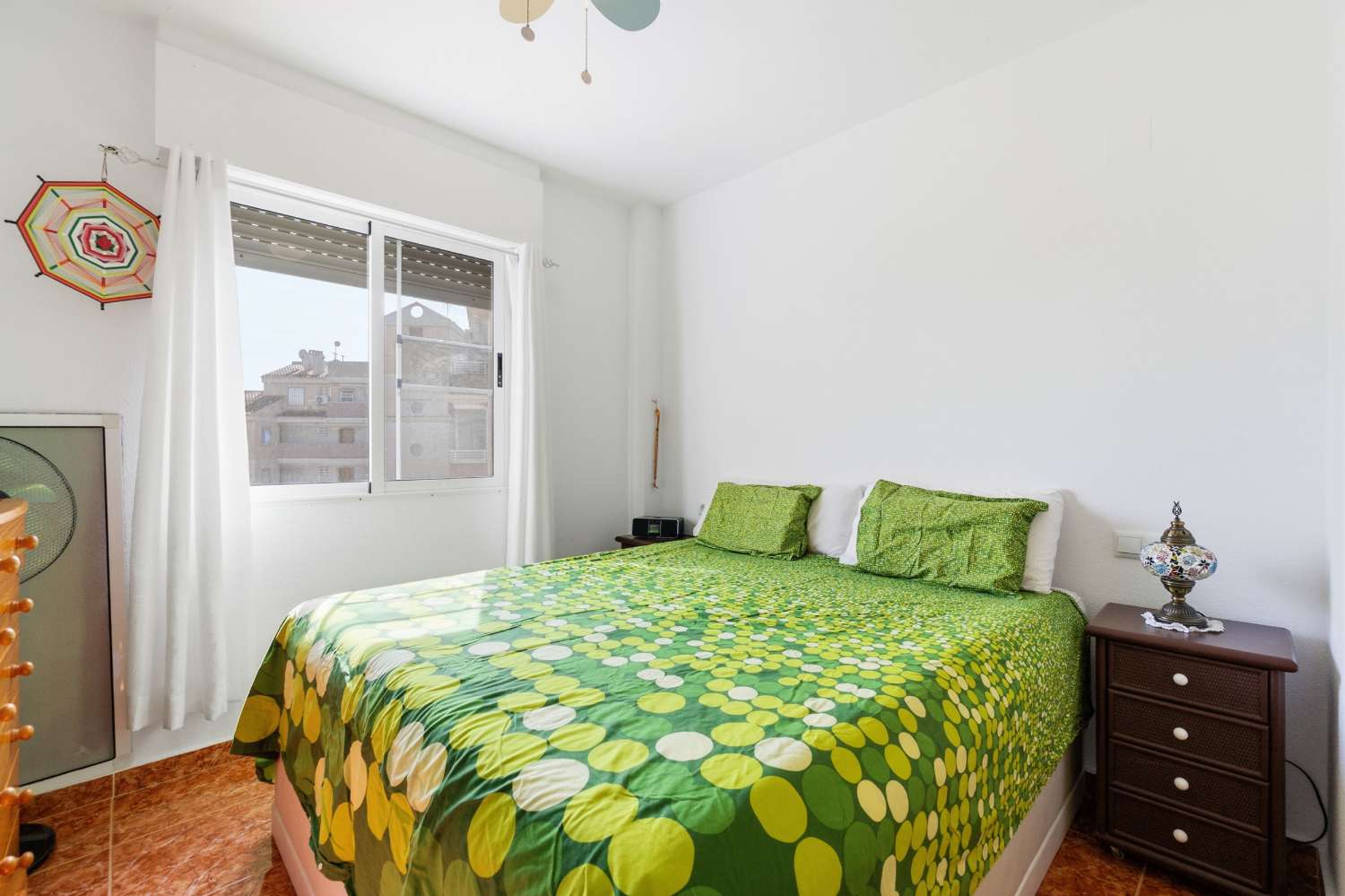 APARTAMENTO EN CALAS BLANCAS CON VISTAS, ORIENTACIÓN SUR/OESTE, PISCINA Y A PASOS DE LA PLAYA DE LOS LOCOS