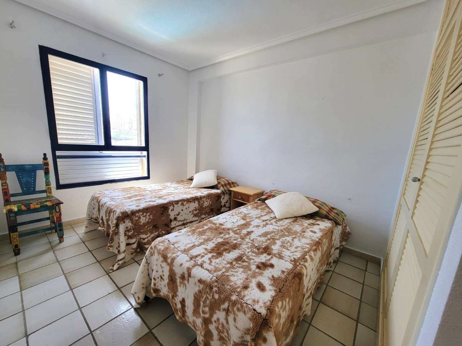 ÁTICO EN PRIMERA LÍNEA DE PLAYA EN LA MATA, VISTAS FRONTALES AL MAR, ESQUINA, GARAJE Y PISCINA