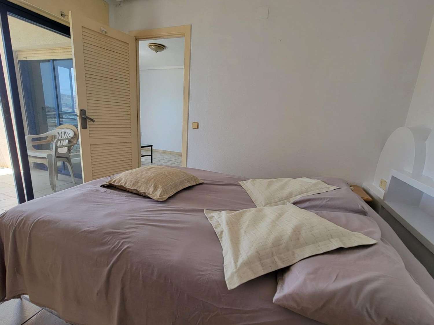 ÁTICO EN PRIMERA LÍNEA DE PLAYA EN LA MATA, VISTAS FRONTALES AL MAR, ESQUINA, GARAJE Y PISCINA