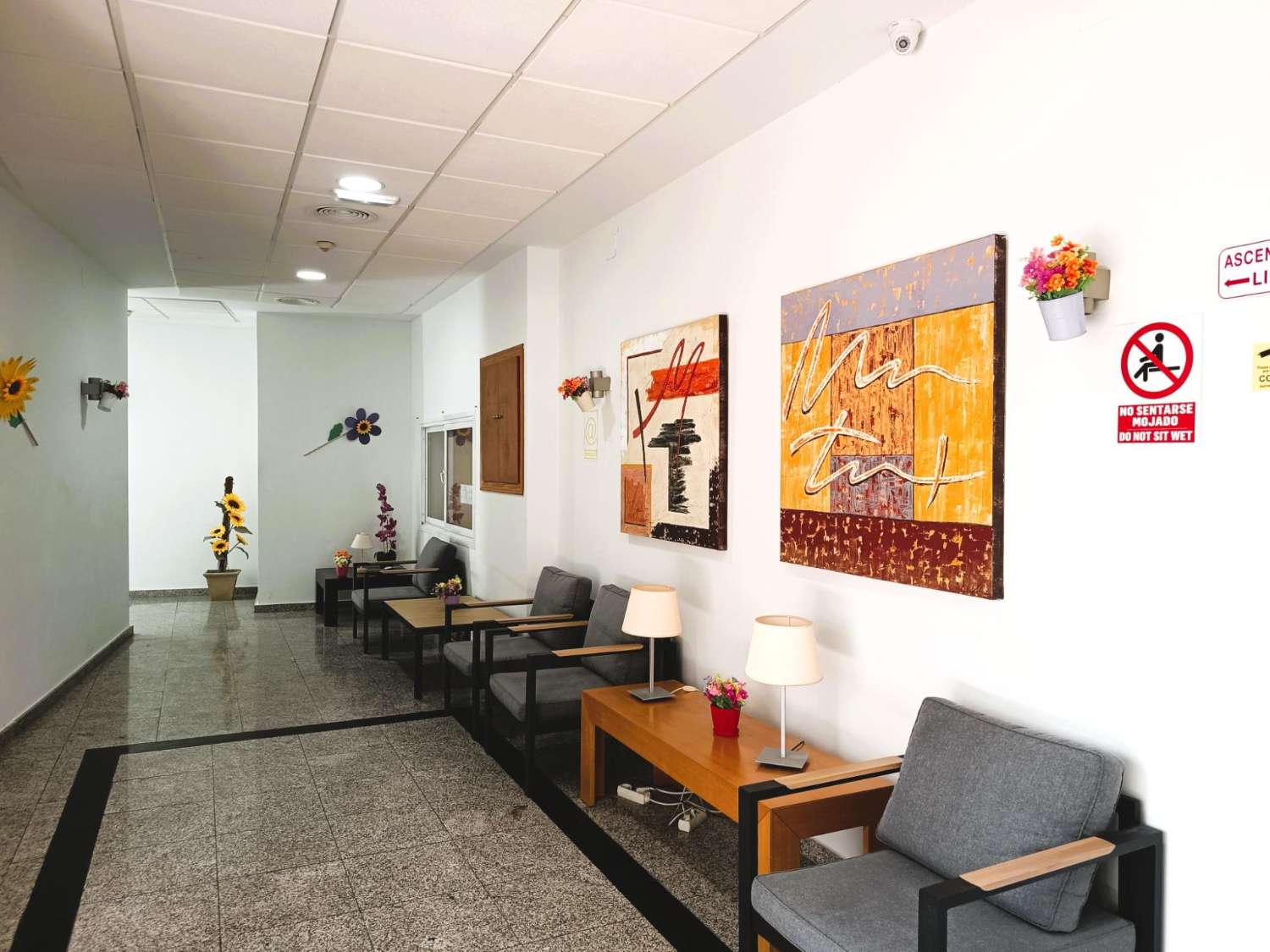 ÁTICO CON SOLÁRIUM PRIVADO DE 65 M² Y VISTAS AL MAR EN CABO ROIG, ORIENTACIÓN SUR Y ALTA RENTABILIDAD