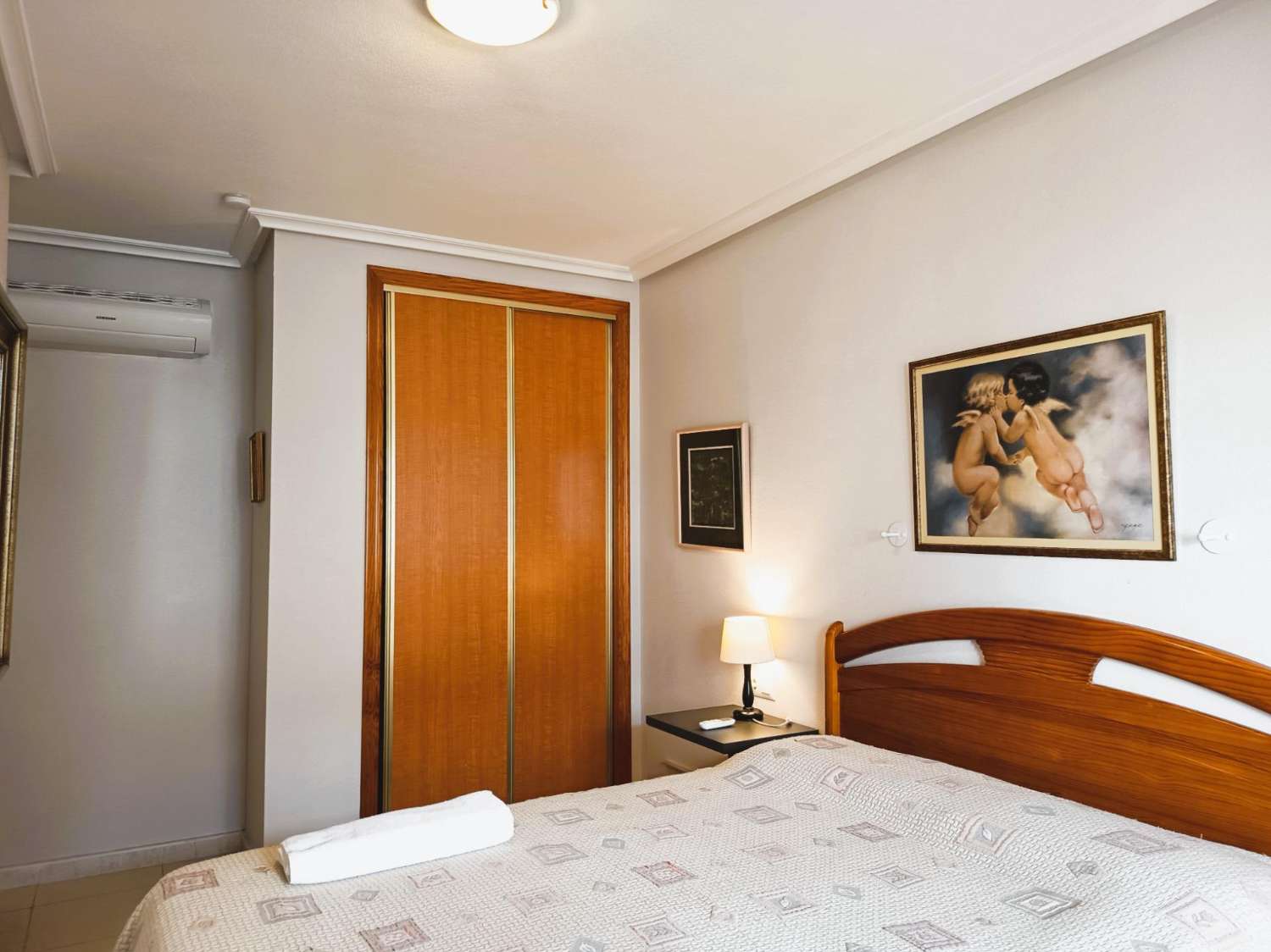 ÁTICO CON SOLÁRIUM PRIVADO DE 65 M² Y VISTAS AL MAR EN CABO ROIG, ORIENTACIÓN SUR Y ALTA RENTABILIDAD