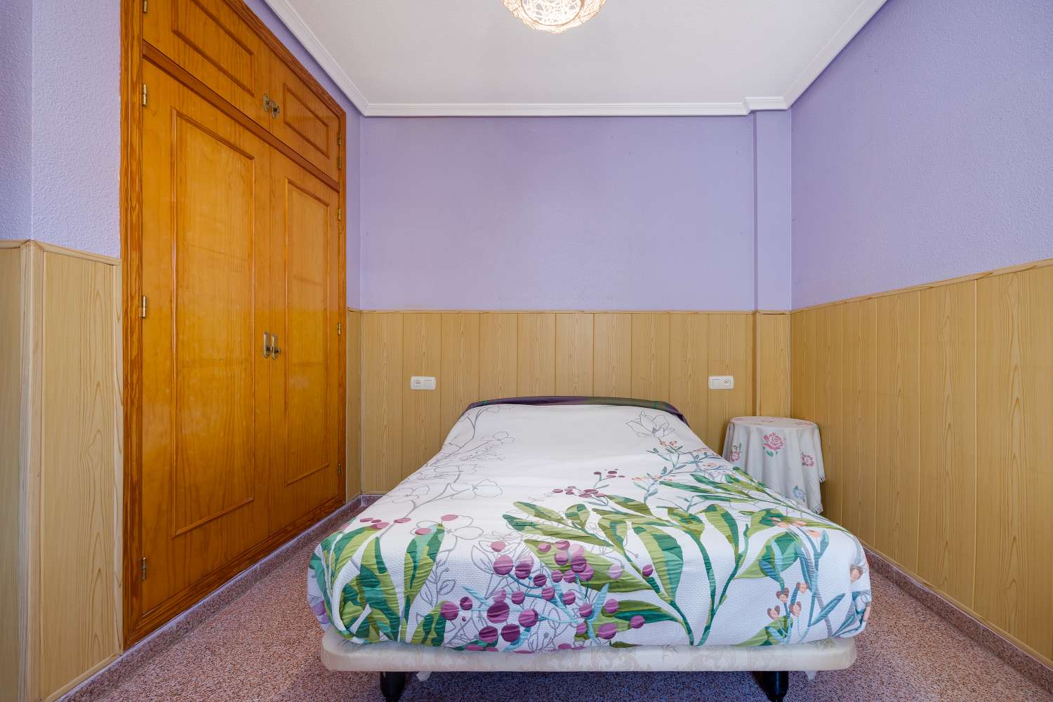 ÁTICO LUMINOSO CON SOLÁRIUM Y TERRAZA A 620 M DE LA PLAYA EN TORREVIEJA