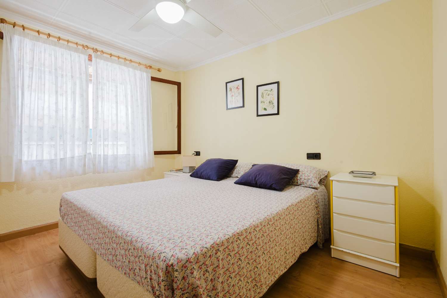 APARTAMENTO EN PRIMERA LÍNEA DE PLAYA CON VISTAS AL MAR Y ACCESO DIRECTO EN PLAYA DEL ACEQUIÓN