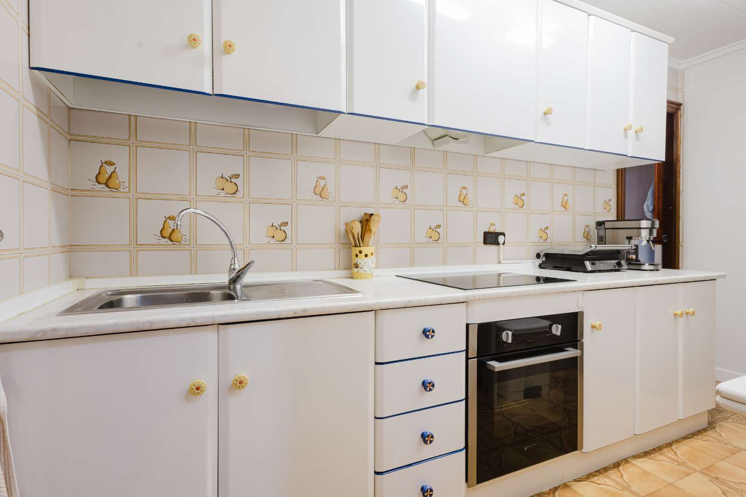 APARTAMENTO EN PRIMERA LÍNEA DE PLAYA CON VISTAS AL MAR Y ACCESO DIRECTO EN PLAYA DEL ACEQUIÓN