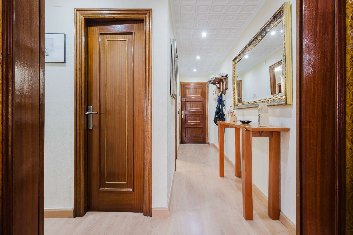 APARTAMENTO EN PRIMERA LÍNEA DE PLAYA CON VISTAS AL MAR Y ACCESO DIRECTO EN PLAYA DEL ACEQUIÓN