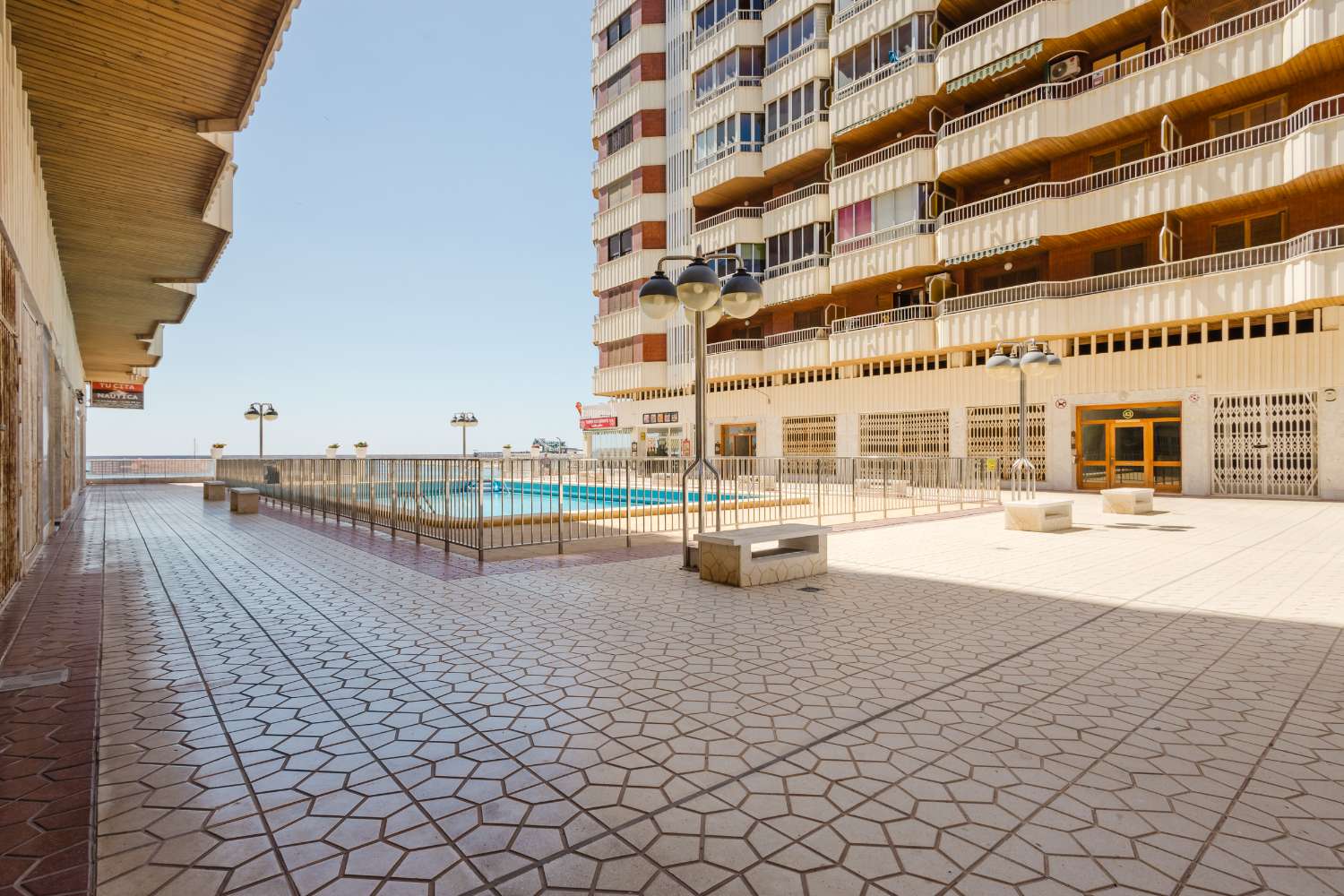 APARTAMENTO EN PRIMERA LÍNEA DE PLAYA CON VISTAS AL MAR Y ACCESO DIRECTO EN PLAYA DEL ACEQUIÓN