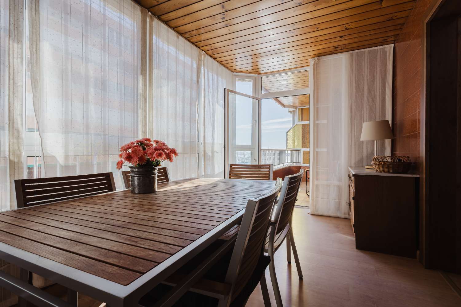 APARTAMENTO EN PRIMERA LÍNEA DE PLAYA CON VISTAS AL MAR Y ACCESO DIRECTO EN PLAYA DEL ACEQUIÓN