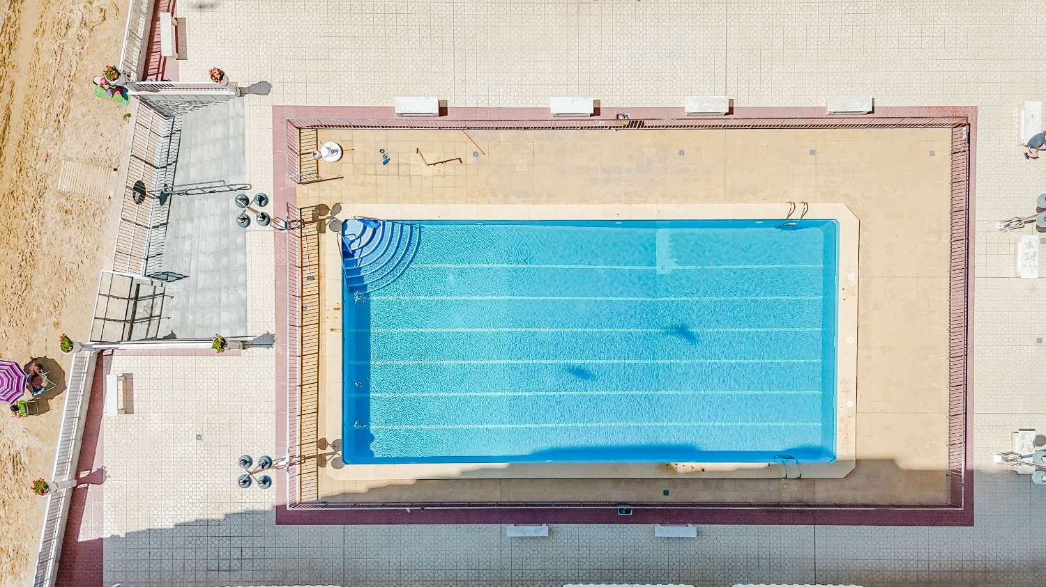 APARTAMENTO EN PRIMERA LÍNEA DE PLAYA CON VISTAS AL MAR Y ACCESO DIRECTO EN PLAYA DEL ACEQUIÓN