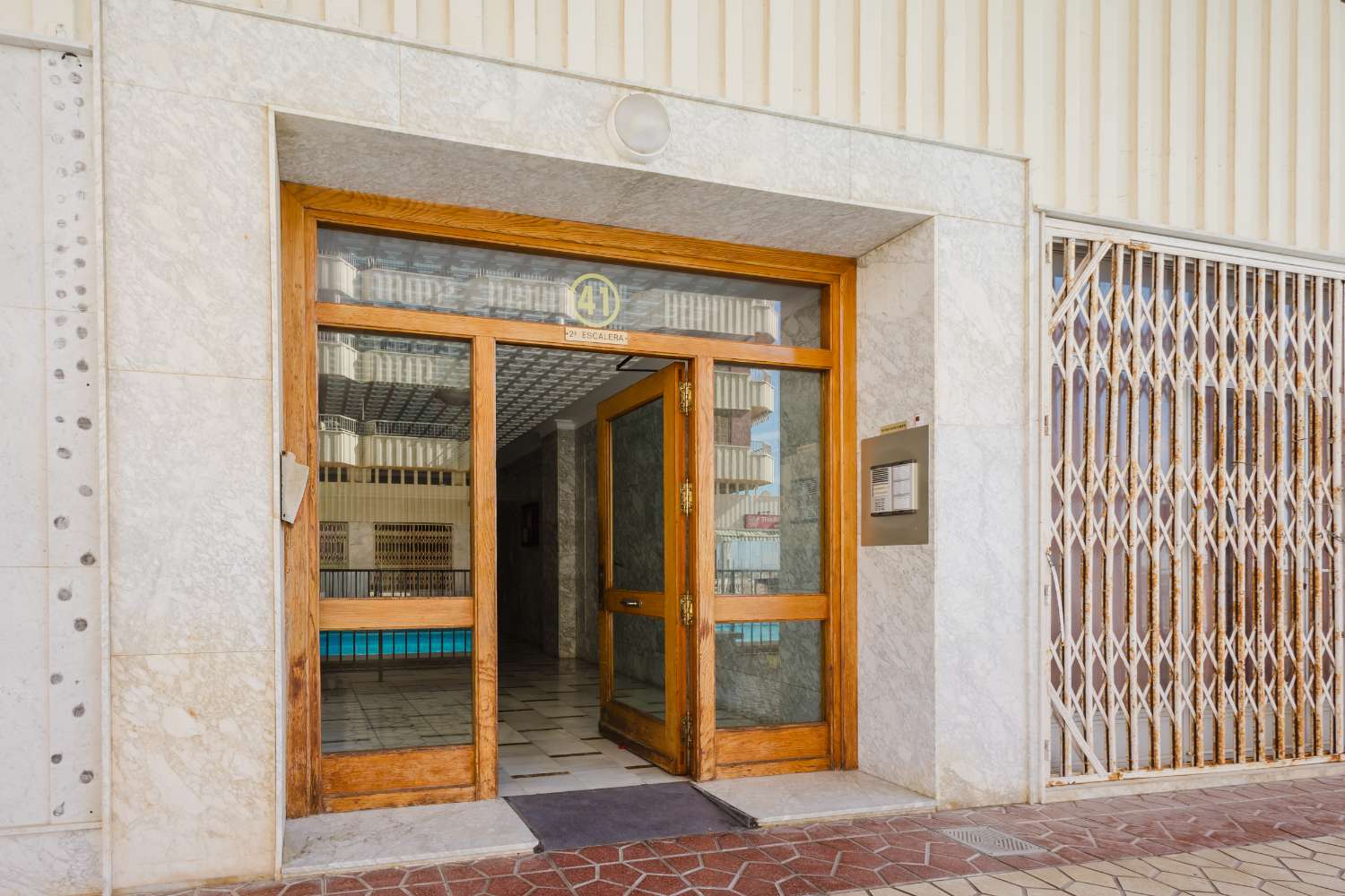 APARTAMENTO EN PRIMERA LÍNEA DE PLAYA CON VISTAS AL MAR Y ACCESO DIRECTO EN PLAYA DEL ACEQUIÓN