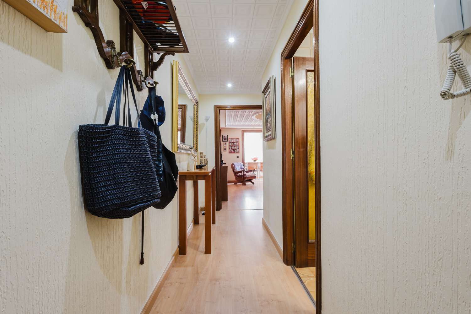 APARTAMENTO EN PRIMERA LÍNEA DE PLAYA CON VISTAS AL MAR Y ACCESO DIRECTO EN PLAYA DEL ACEQUIÓN