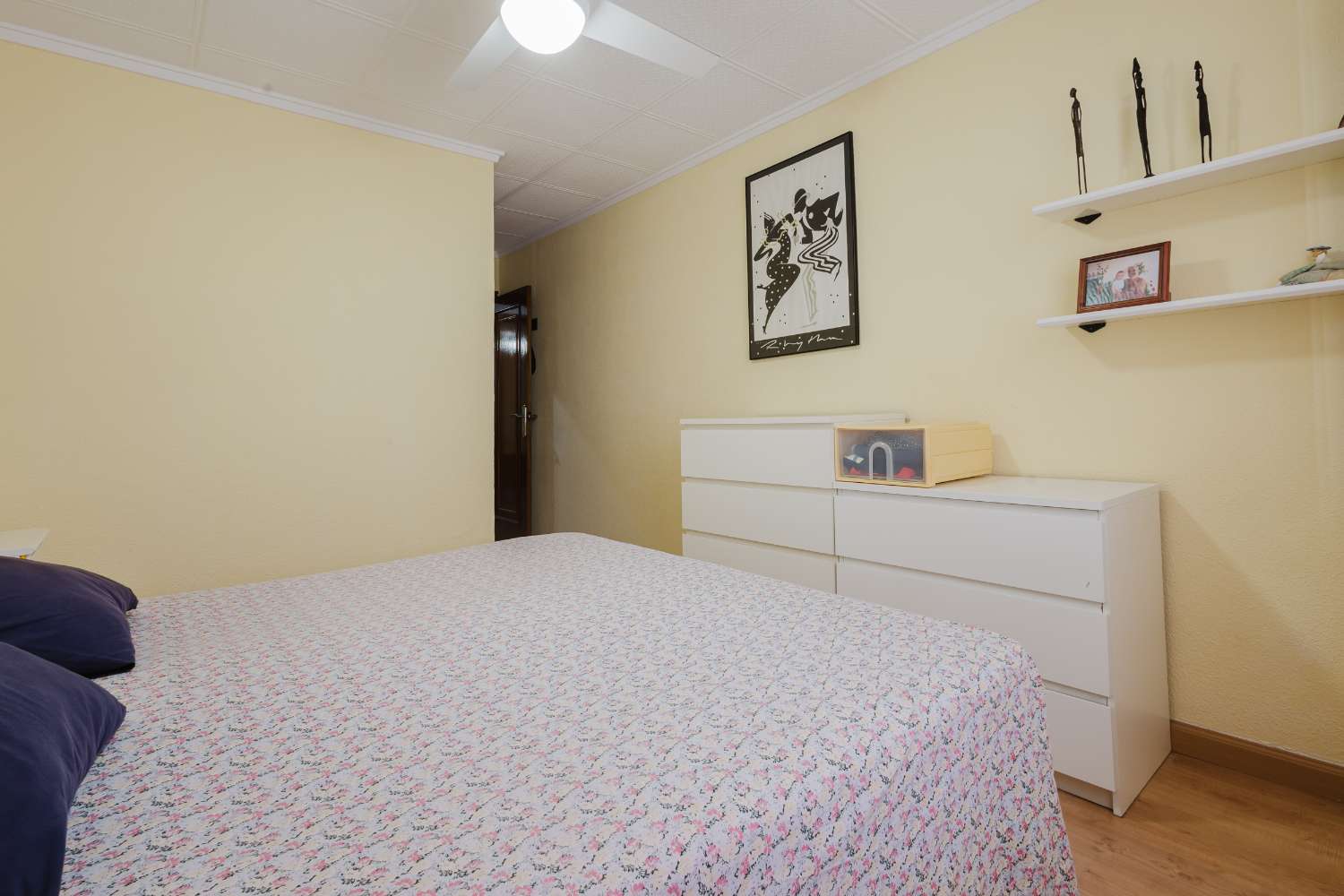 APARTAMENTO EN PRIMERA LÍNEA DE PLAYA CON VISTAS AL MAR Y ACCESO DIRECTO EN PLAYA DEL ACEQUIÓN