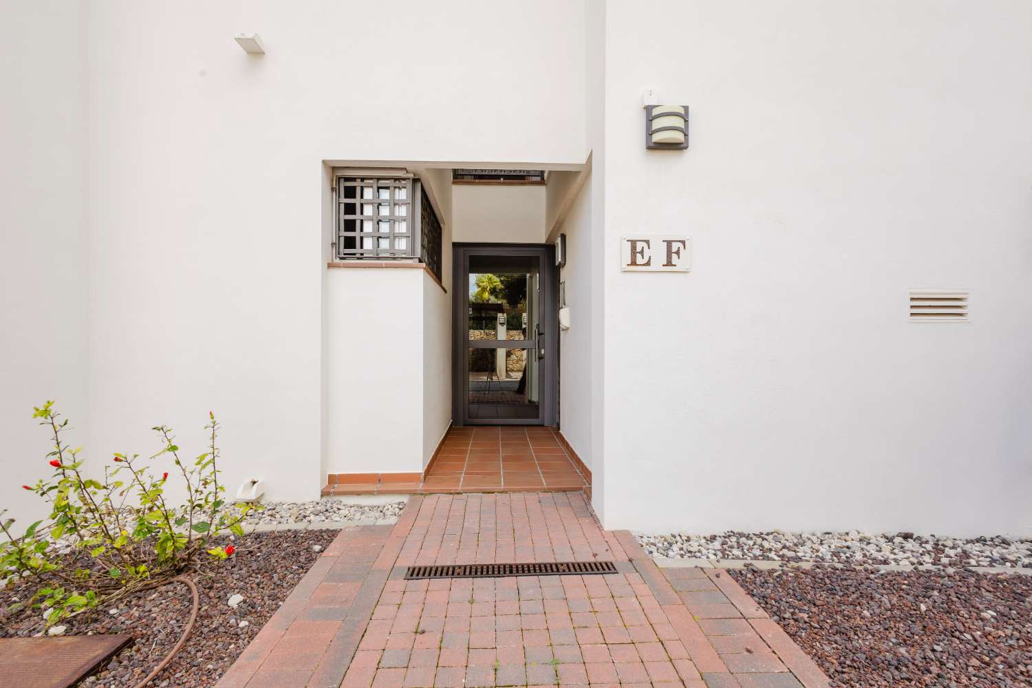 ÁTICO DE LUJO EN LAS COLINAS GOLF CON GRAN TERRAZA Y VISTAS AL MAR