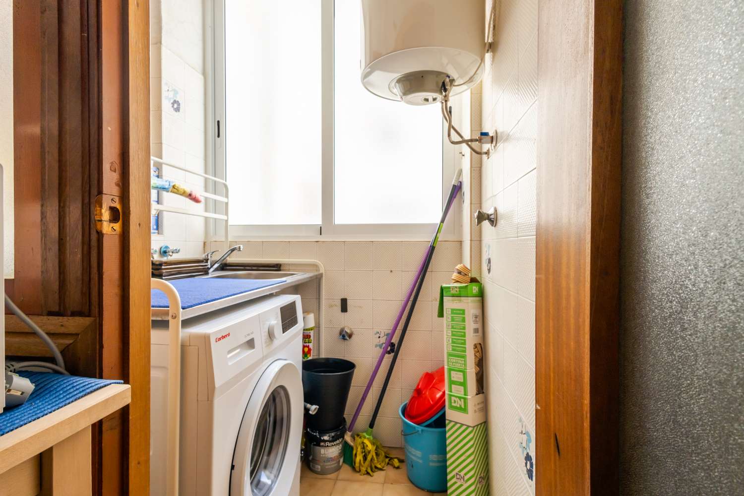 AMPLIO APARTAMENTO A 250 M DE LA PLAYA CON TERRAZA Y 3 DORMITORIOS EN TORREVIEJA