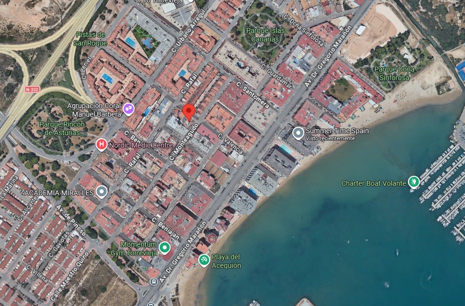 AMPLIO APARTAMENTO A 250 M DE LA PLAYA CON TERRAZA Y 3 DORMITORIOS EN TORREVIEJA