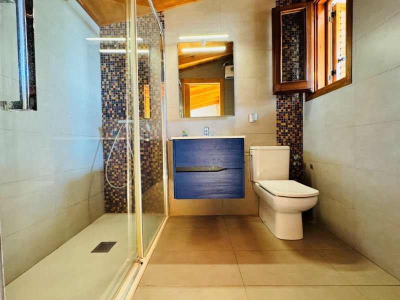 EXCLUSIVO DÚPLEX REFORMADO EN PRIMERA LÍNEA DE MAR CON VISTAS PANORÁMICAS EN CAMPO MAR, GUARDAMAR DEL SEGURA