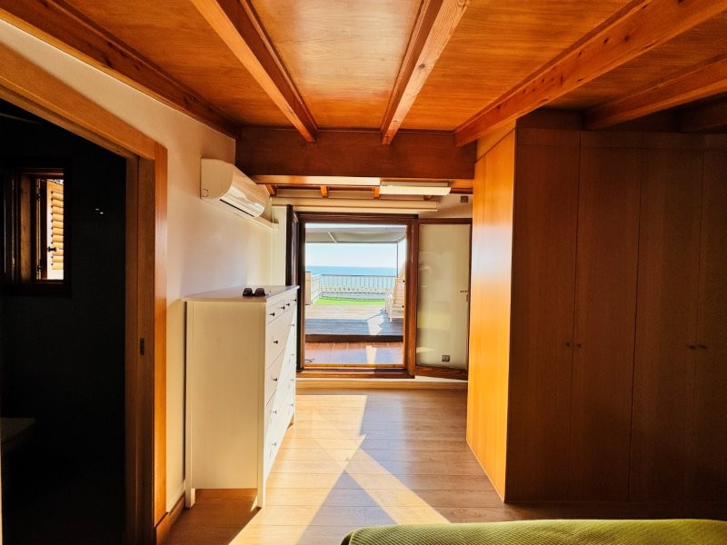 EXCLUSIVO DÚPLEX REFORMADO EN PRIMERA LÍNEA DE MAR CON VISTAS PANORÁMICAS EN CAMPO MAR, GUARDAMAR DEL SEGURA