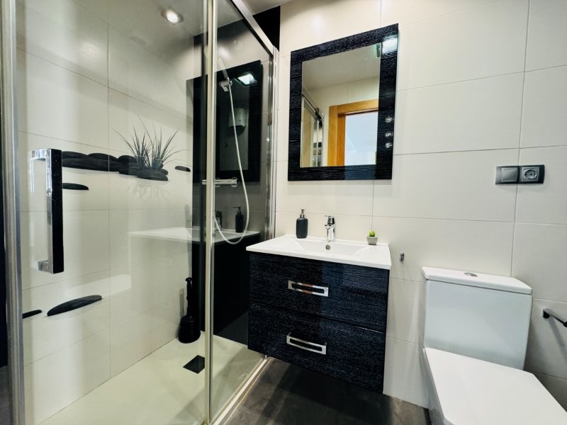 EXCLUSIVO DÚPLEX REFORMADO EN PRIMERA LÍNEA DE MAR CON VISTAS PANORÁMICAS EN CAMPO MAR, GUARDAMAR DEL SEGURA