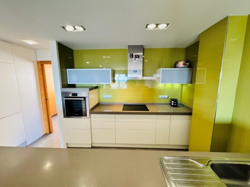 EXCLUSIVO DÚPLEX REFORMADO EN PRIMERA LÍNEA DE MAR CON VISTAS PANORÁMICAS EN CAMPO MAR, GUARDAMAR DEL SEGURA