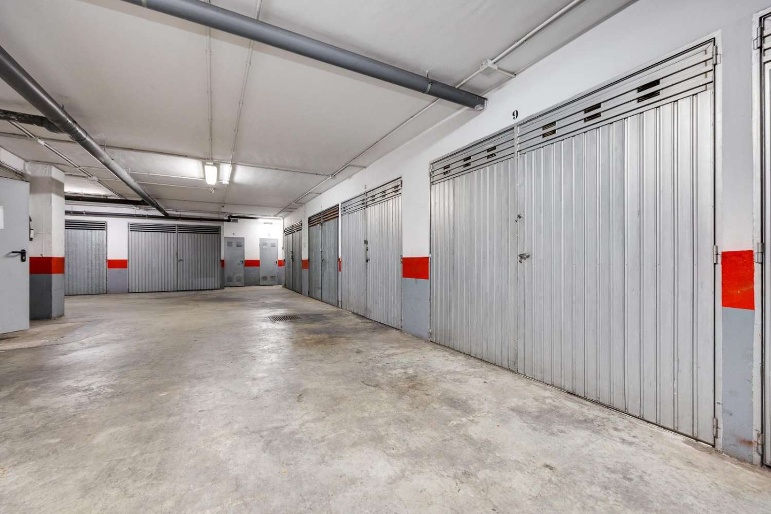 TILAVA 3 MAKUUHUONEEN ASUNTO 200 METRIN PÄÄSSÄ MERESTÄ, SULJETTU AUTOTALLI, TERASSI JA PARVEKKEET