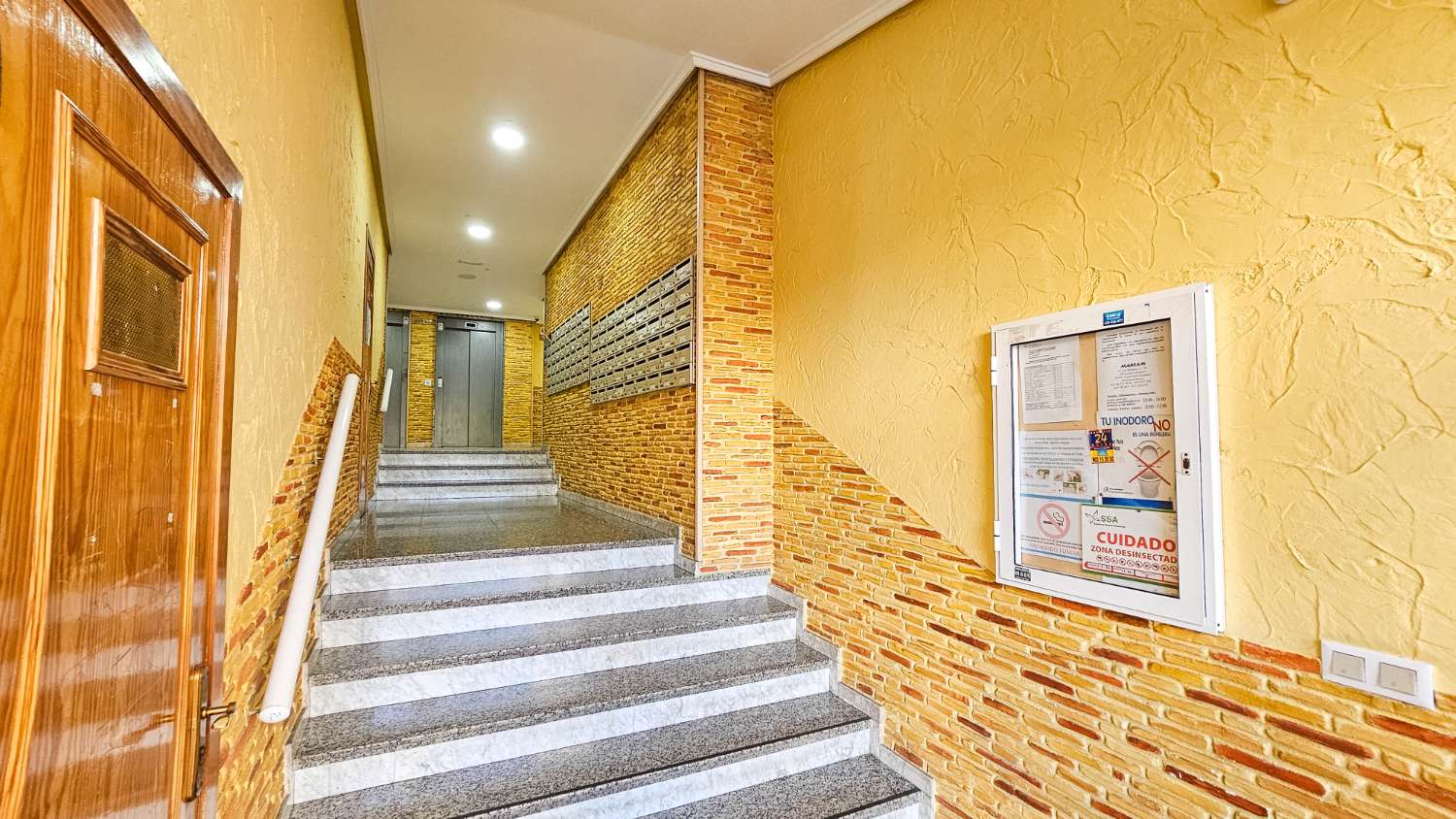 APARTAMENTO LUMINOSO CON PISCINA Y TERRAZA A 800 M DEL MAR EN TORREVIEJA – IDEAL INVERSIÓN O VIVIENDA HABITUAL