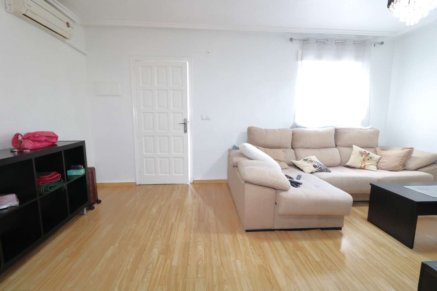 ОНОВЛЕНИЙ КВАДРАТ ІЗ САДОМ, ПІДВАЛОМ І СПІЛЬНИМ БАСЕЙНОМ У РАЙОНІ КАРФУР – ТОРРЕВІЄХА