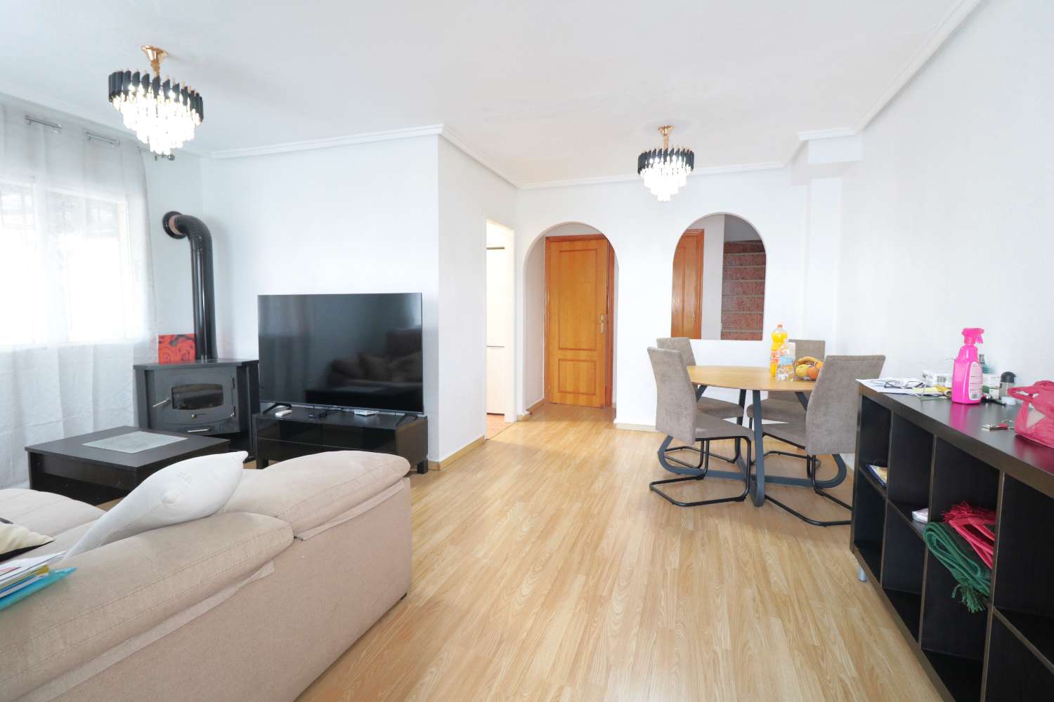 ОНОВЛЕНИЙ КВАДРАТ ІЗ САДОМ, ПІДВАЛОМ І СПІЛЬНИМ БАСЕЙНОМ У РАЙОНІ КАРФУР – ТОРРЕВІЄХА