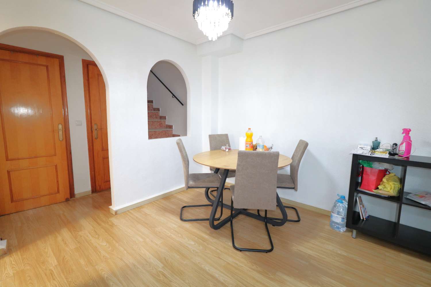 ОНОВЛЕНИЙ КВАДРАТ ІЗ САДОМ, ПІДВАЛОМ І СПІЛЬНИМ БАСЕЙНОМ У РАЙОНІ КАРФУР – ТОРРЕВІЄХА