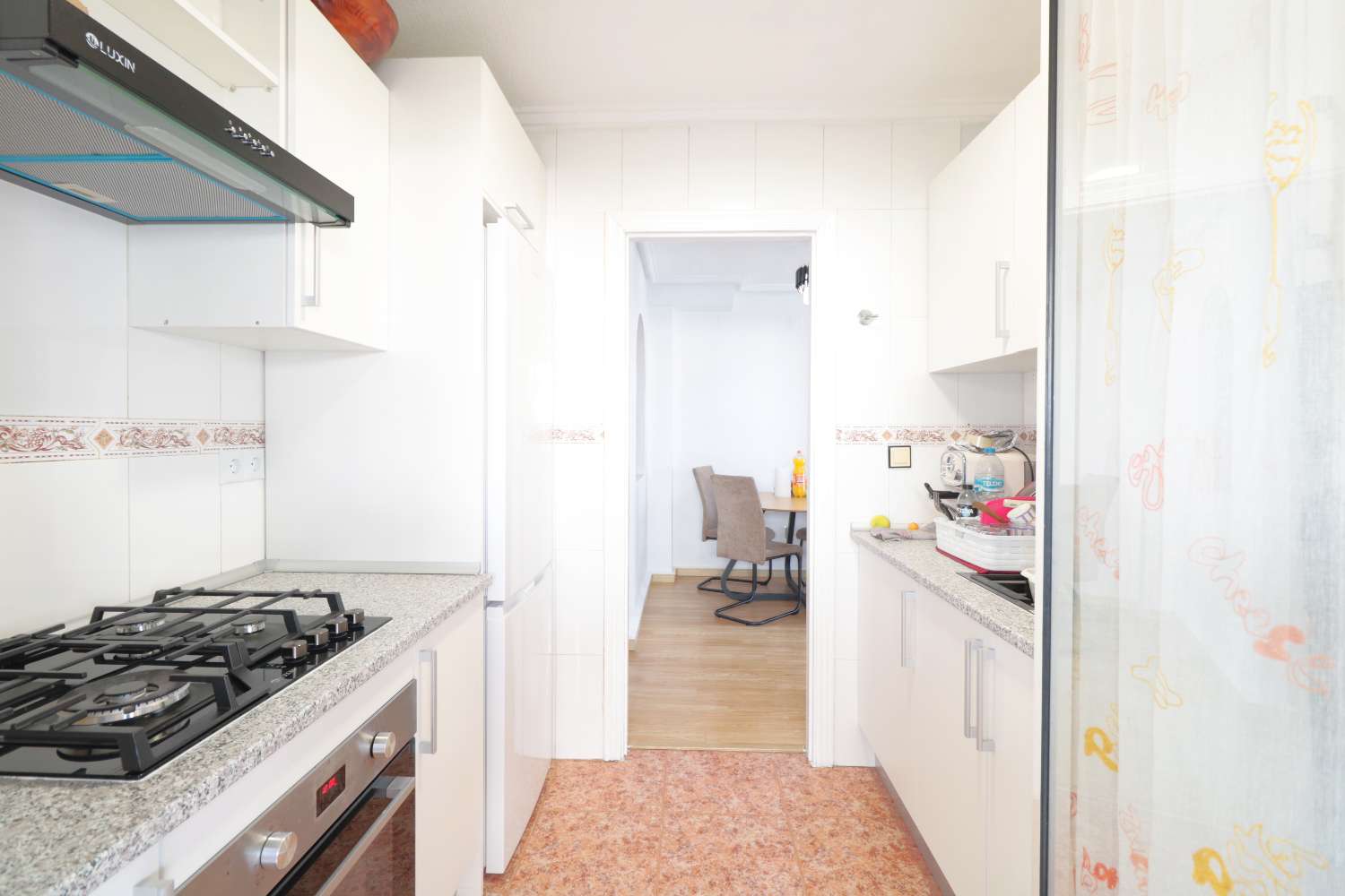 ОНОВЛЕНИЙ КВАДРАТ ІЗ САДОМ, ПІДВАЛОМ І СПІЛЬНИМ БАСЕЙНОМ У РАЙОНІ КАРФУР – ТОРРЕВІЄХА