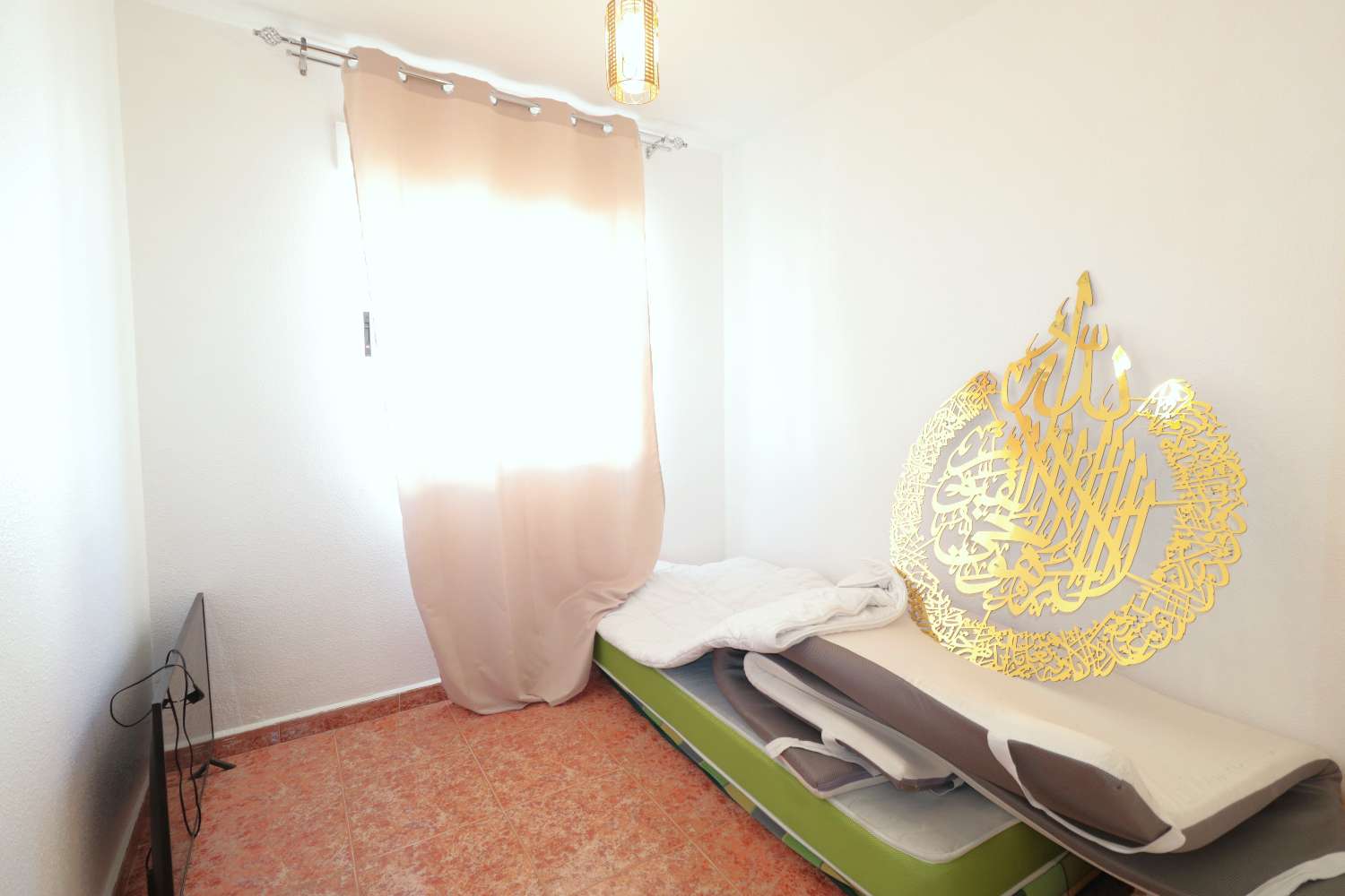 ОНОВЛЕНИЙ КВАДРАТ ІЗ САДОМ, ПІДВАЛОМ І СПІЛЬНИМ БАСЕЙНОМ У РАЙОНІ КАРФУР – ТОРРЕВІЄХА