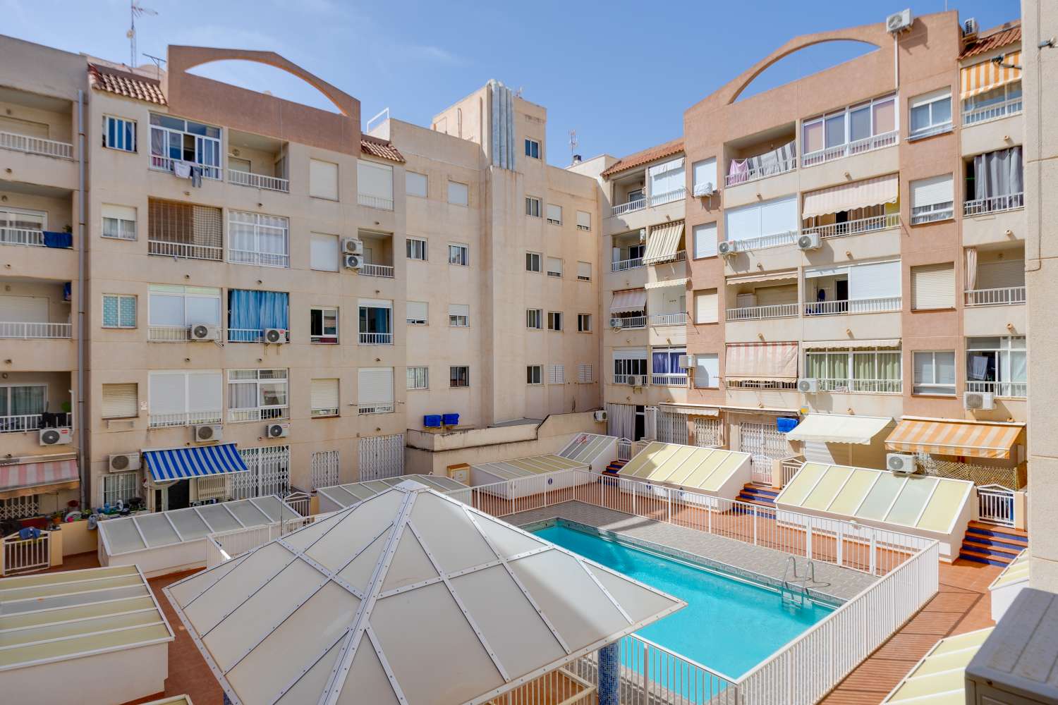 APPARTEMENT À 250 M DE LA MER, AVEC TERRASSE VITRÉE ET ORIENTATION SUD-EST À PLAYA DEL CURA