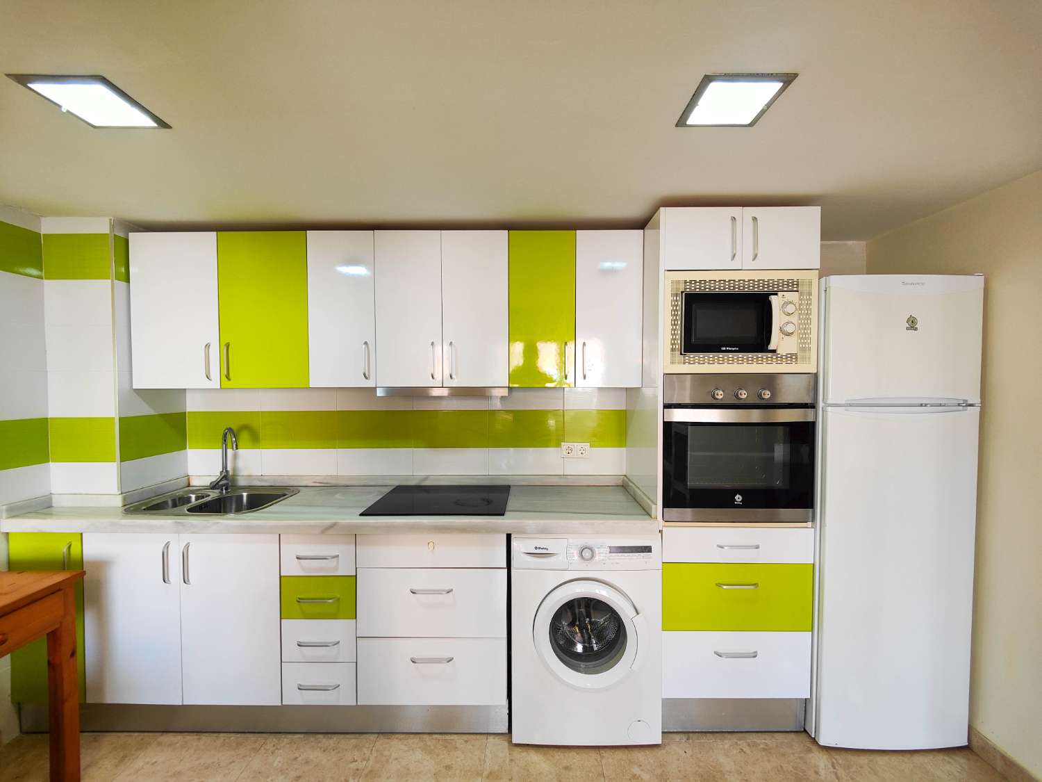 ZREKONSTRUOVANÝ BYT NA PLÁŽI LA MATA S TERASOU, BAZÉNEM A PŘÍMÝM PŘÍSTUPEM K MOŘI