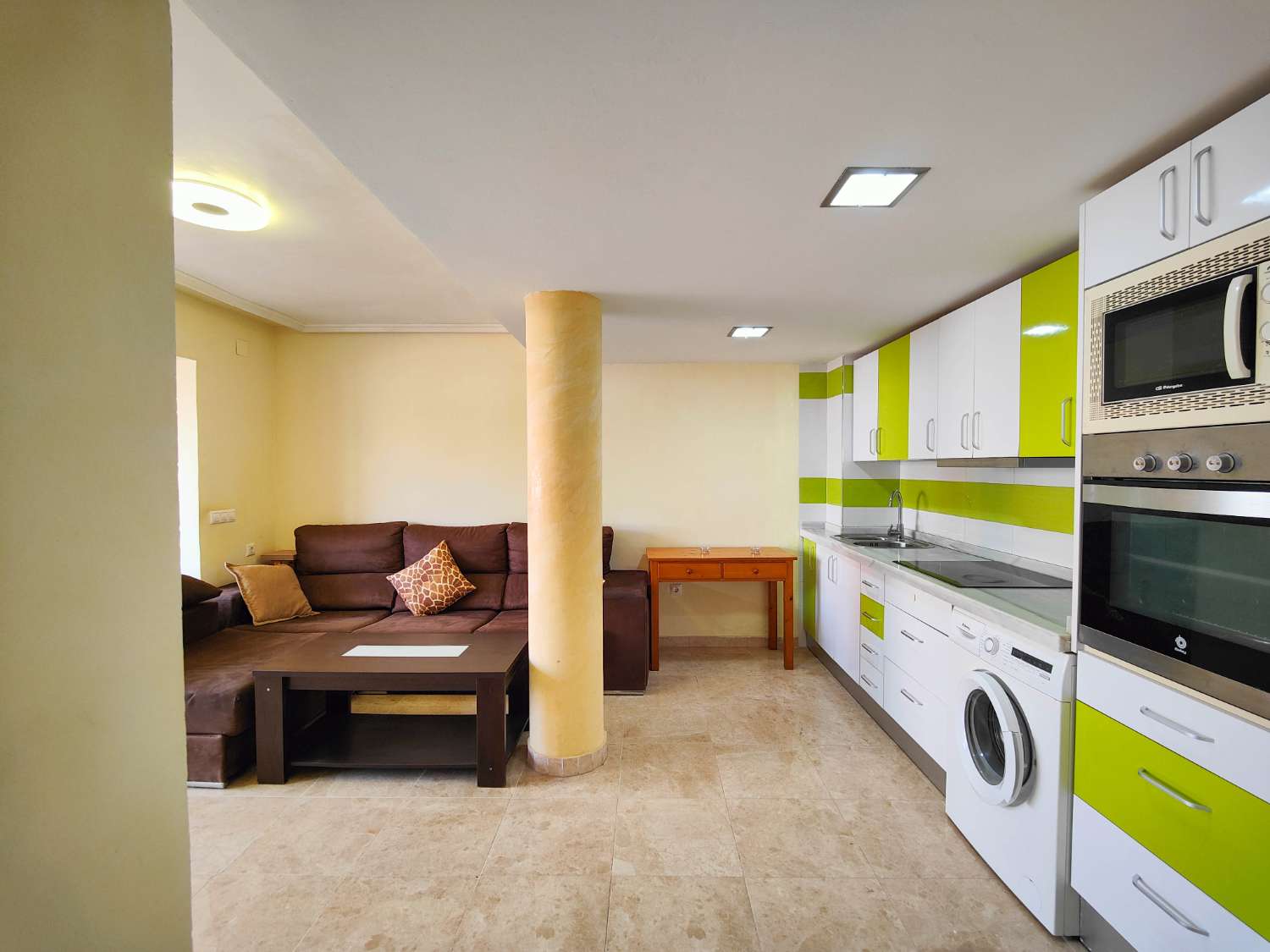 ZREKONSTRUOVANÝ BYT NA PLÁŽI LA MATA S TERASOU, BAZÉNEM A PŘÍMÝM PŘÍSTUPEM K MOŘI