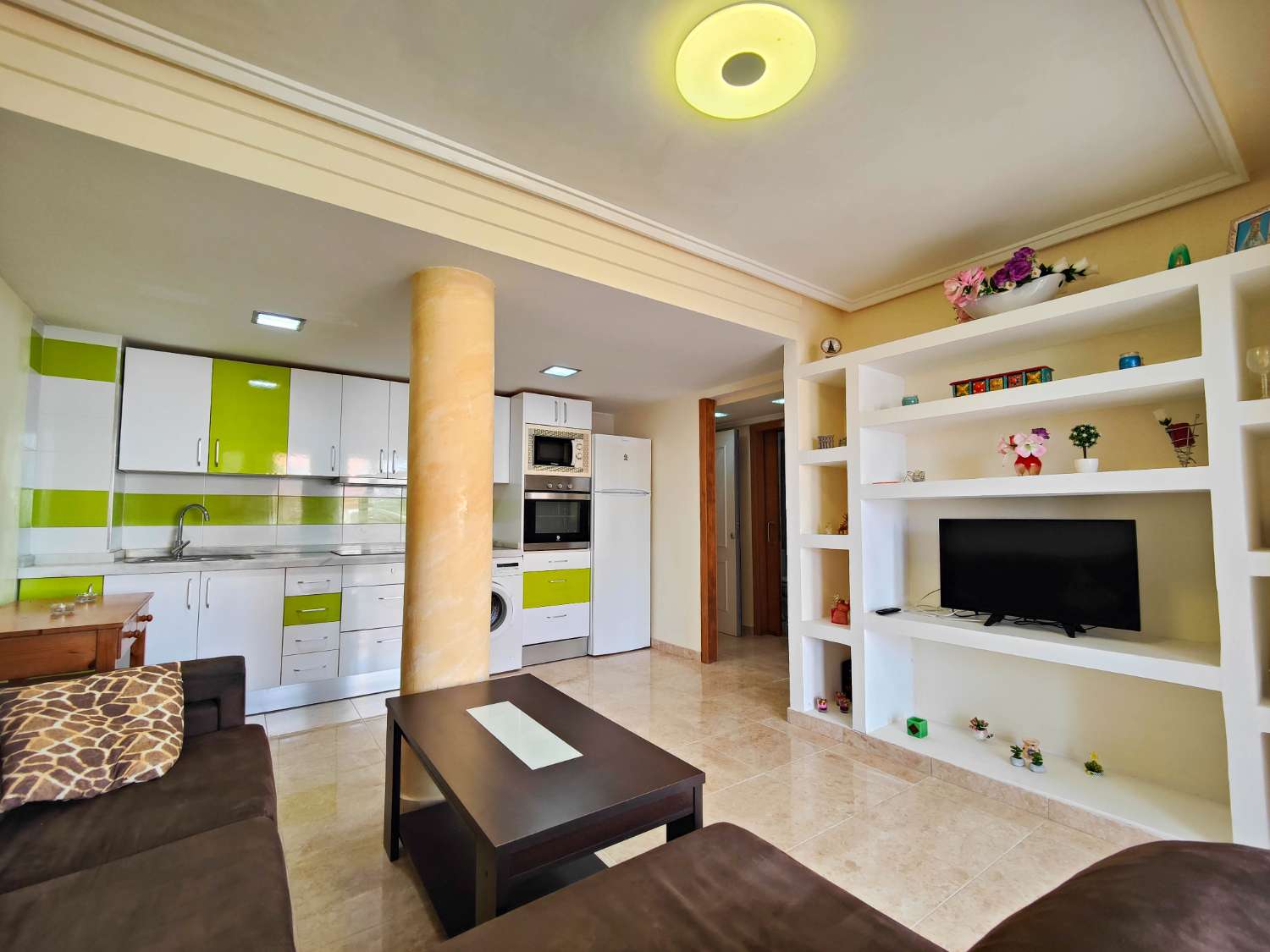 ZREKONSTRUOVANÝ BYT NA PLÁŽI LA MATA S TERASOU, BAZÉNEM A PŘÍMÝM PŘÍSTUPEM K MOŘI