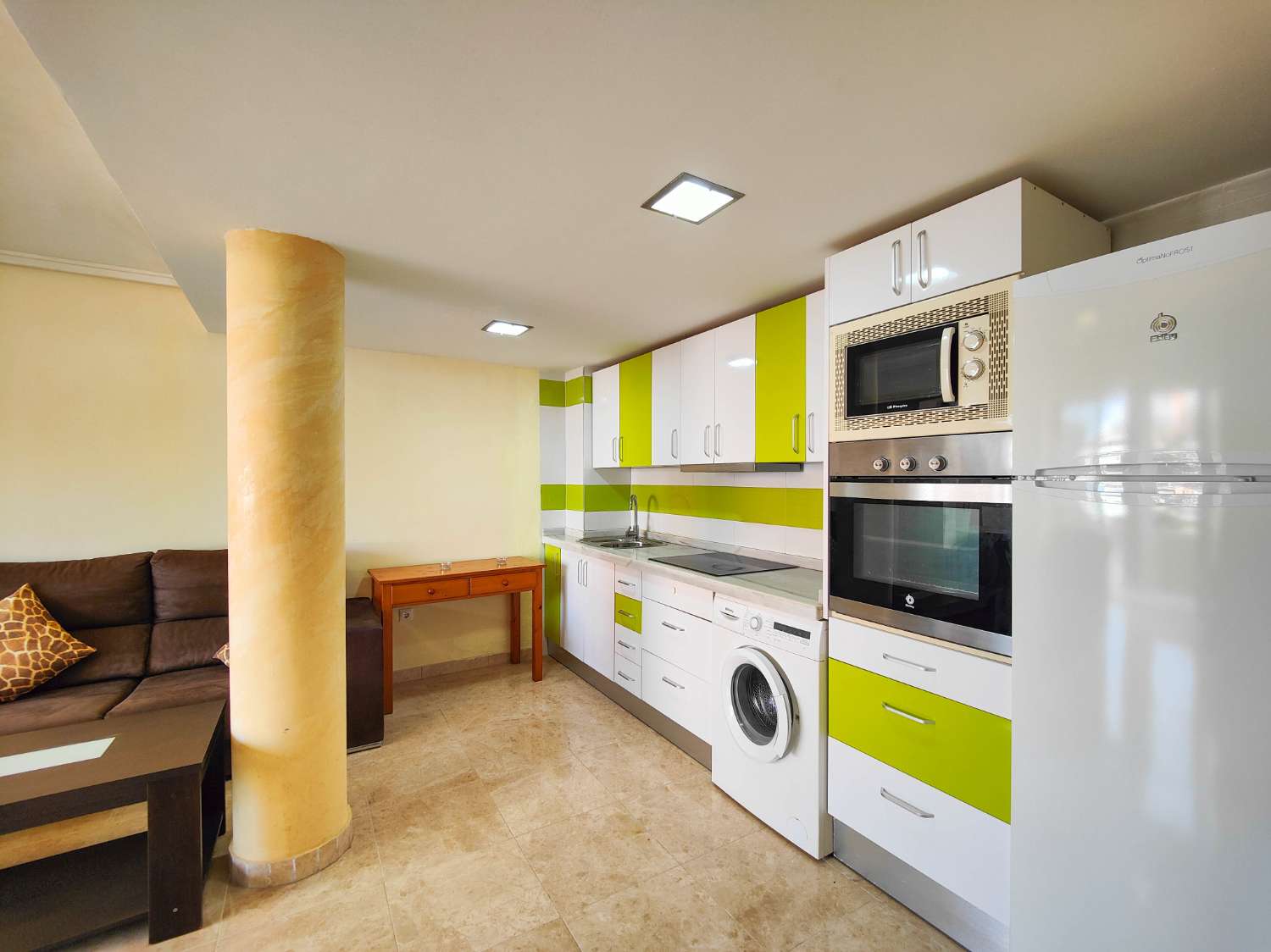 ZREKONSTRUOVANÝ BYT NA PLÁŽI LA MATA S TERASOU, BAZÉNEM A PŘÍMÝM PŘÍSTUPEM K MOŘI