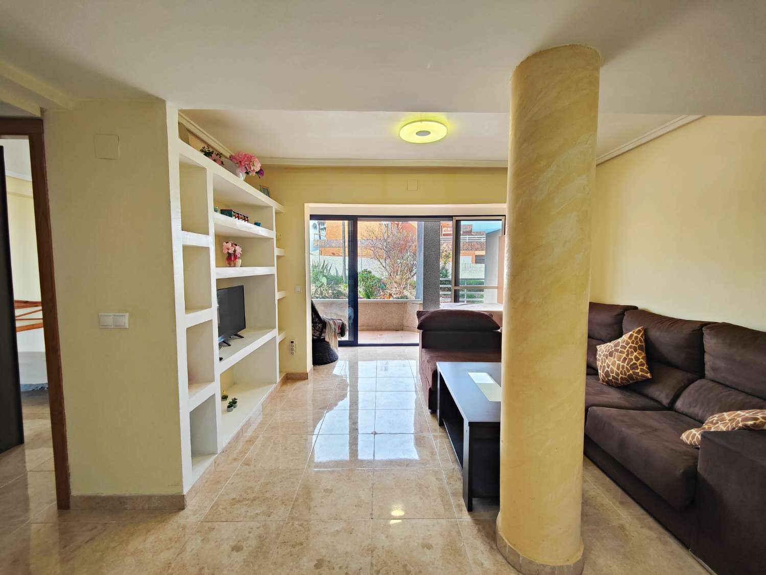 ZREKONSTRUOVANÝ BYT NA PLÁŽI LA MATA S TERASOU, BAZÉNEM A PŘÍMÝM PŘÍSTUPEM K MOŘI