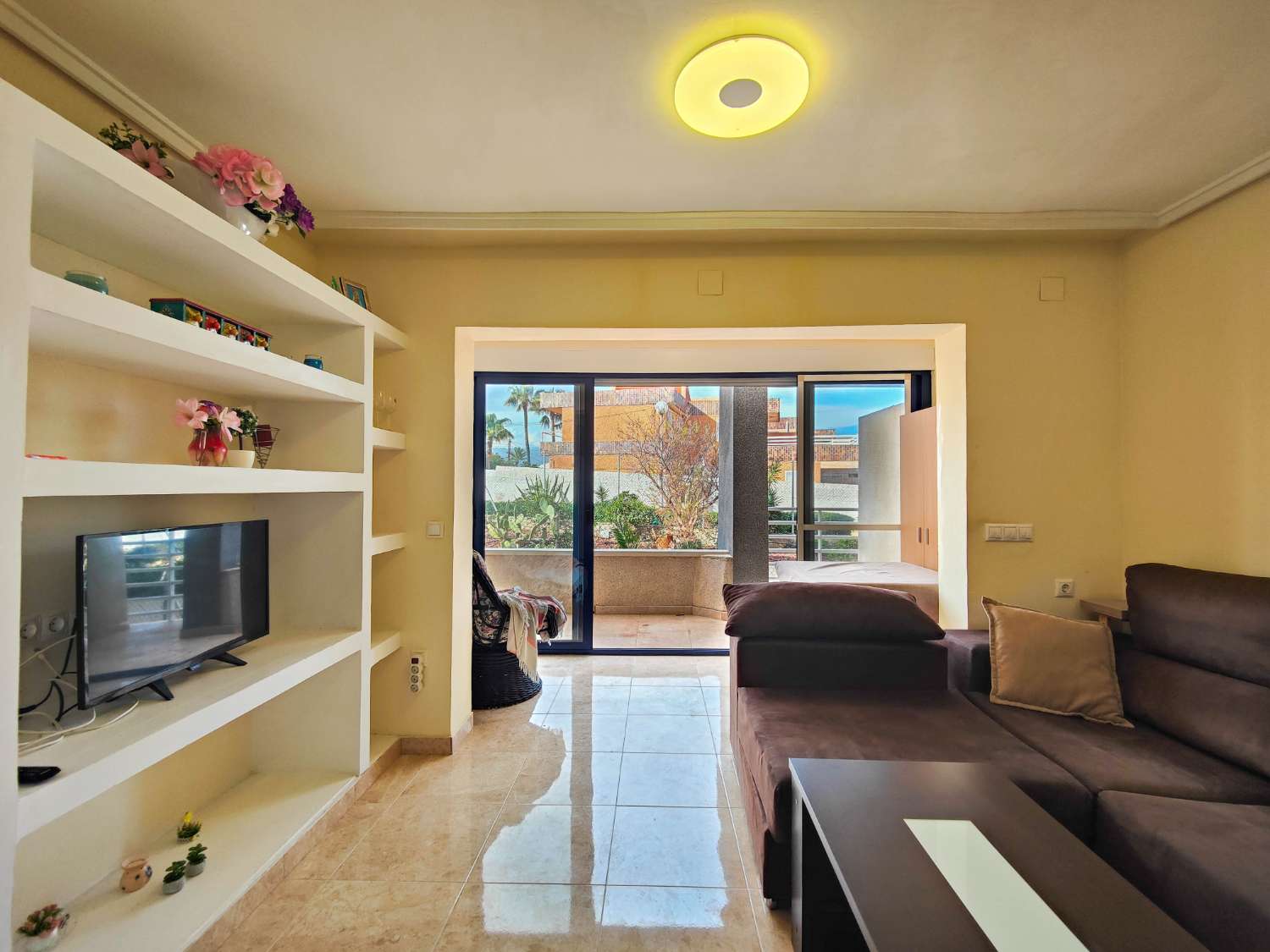 ZREKONSTRUOVANÝ BYT NA PLÁŽI LA MATA S TERASOU, BAZÉNEM A PŘÍMÝM PŘÍSTUPEM K MOŘI