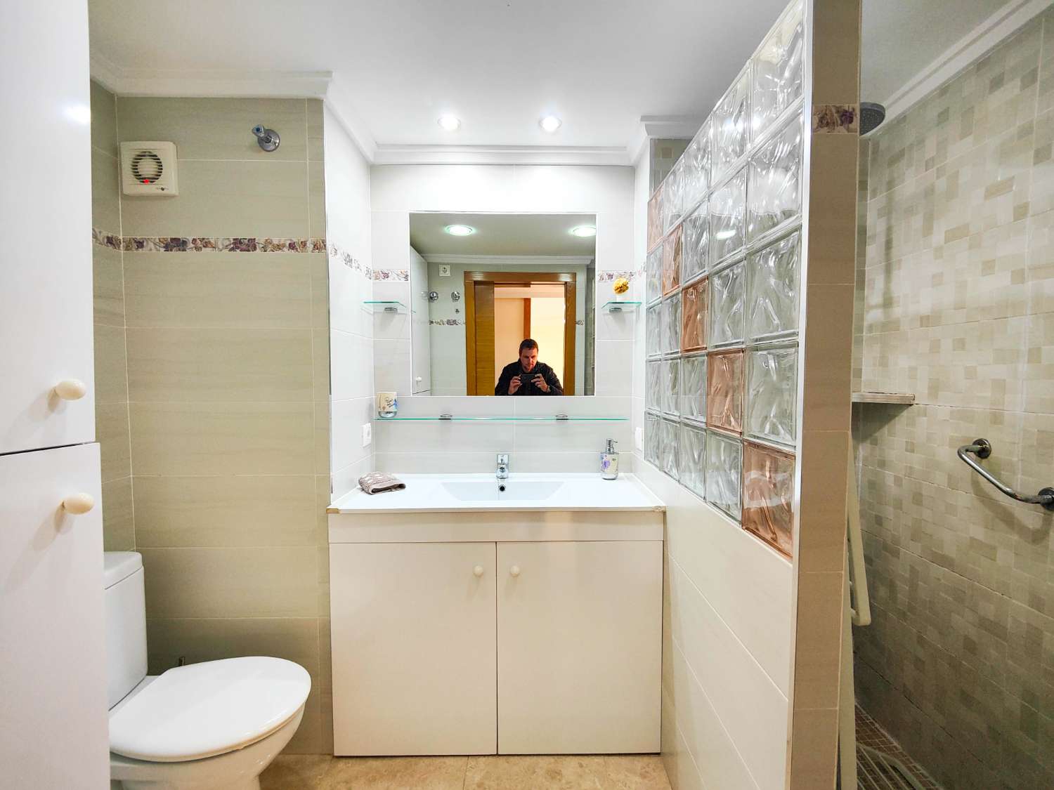 ZREKONSTRUOVANÝ BYT NA PLÁŽI LA MATA S TERASOU, BAZÉNEM A PŘÍMÝM PŘÍSTUPEM K MOŘI