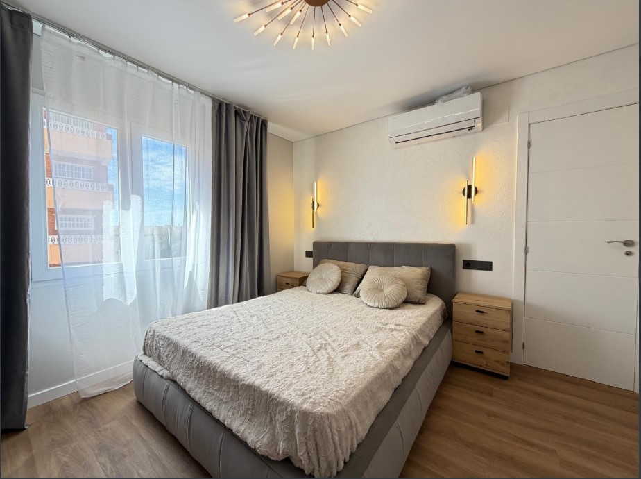 AMPLIO APARTAMENTO REFORMADO CON GRAN TERRAZA Y VISTAS AL MAR A 500M DE LA PLAYA EN PUNTA PRIMA