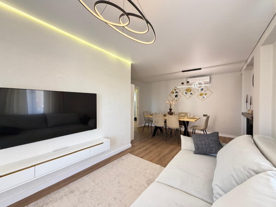 AMPLIO APARTAMENTO REFORMADO CON GRAN TERRAZA Y VISTAS AL MAR A 500M DE LA PLAYA EN PUNTA PRIMA