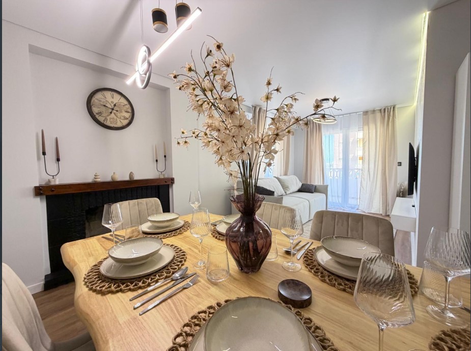 AMPLIO APARTAMENTO REFORMADO CON GRAN TERRAZA Y VISTAS AL MAR A 500M DE LA PLAYA EN PUNTA PRIMA