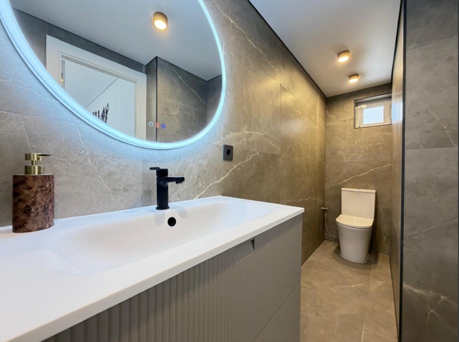 AMPLIO APARTAMENTO REFORMADO CON GRAN TERRAZA Y VISTAS AL MAR A 500M DE LA PLAYA EN PUNTA PRIMA