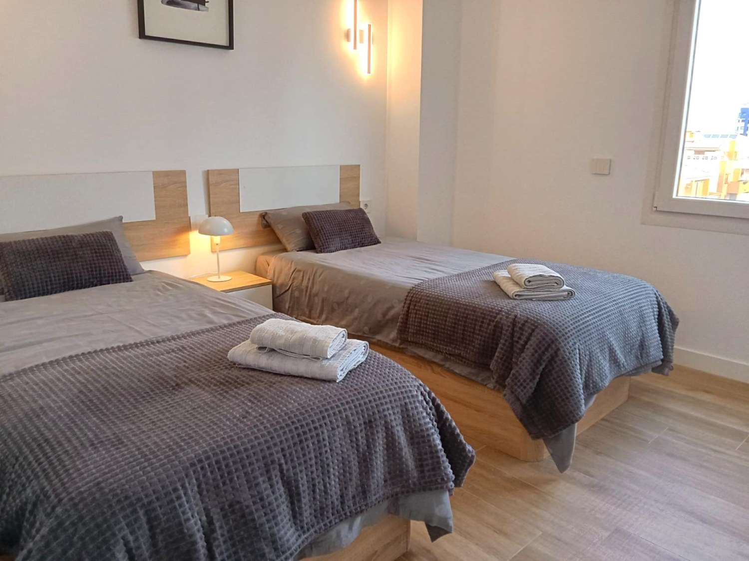 EXCLUSIVO APARTAMENTO DE DISEÑO EN PRIMERA LÍNEA DE MAR CON GRAN TERRAZA Y VISTAS PANORÁMICAS EN PUNTA PRIMA