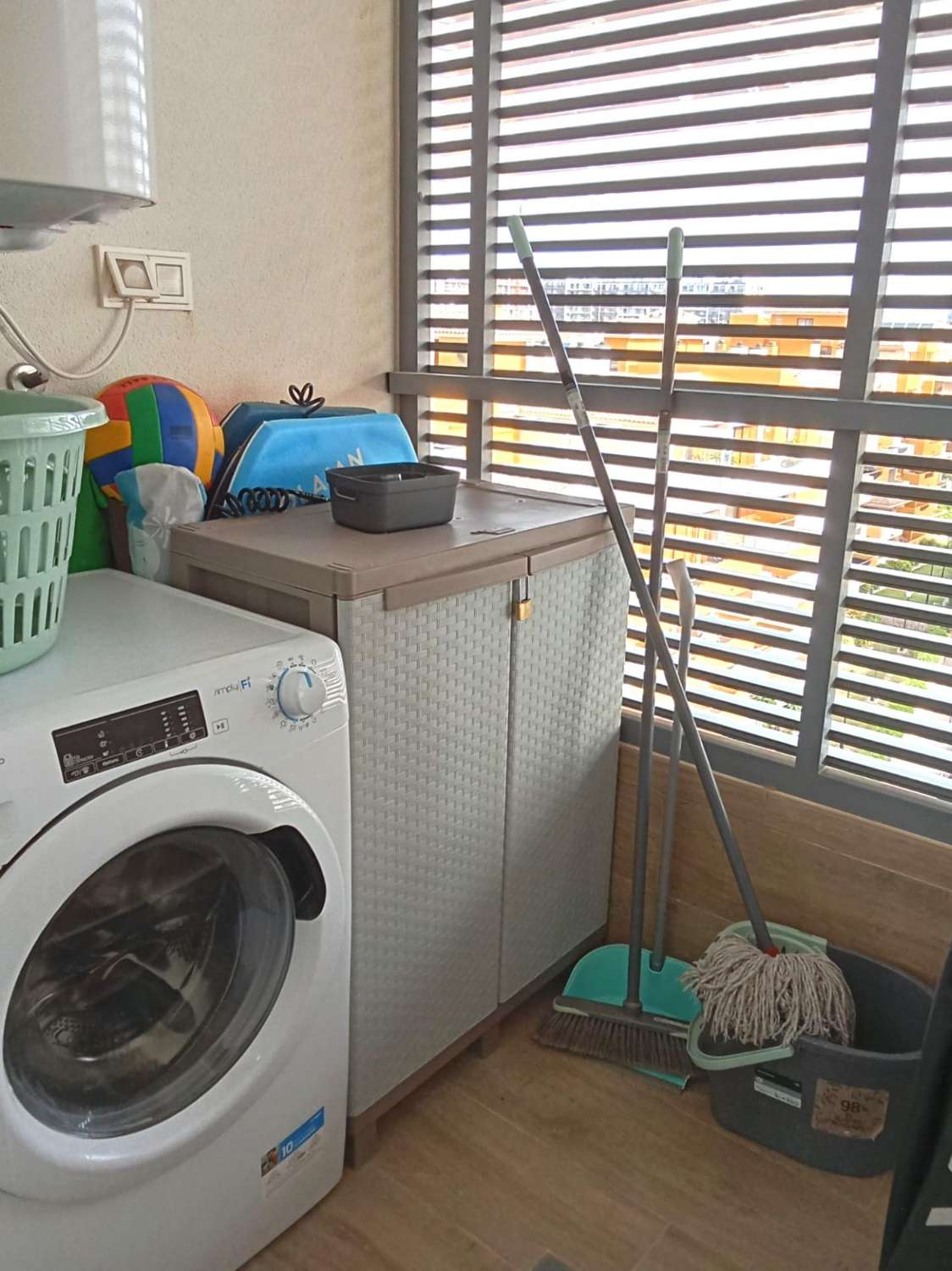 EXCLUSIVO APARTAMENTO DE DISEÑO EN PRIMERA LÍNEA DE MAR CON GRAN TERRAZA Y VISTAS PANORÁMICAS EN PUNTA PRIMA