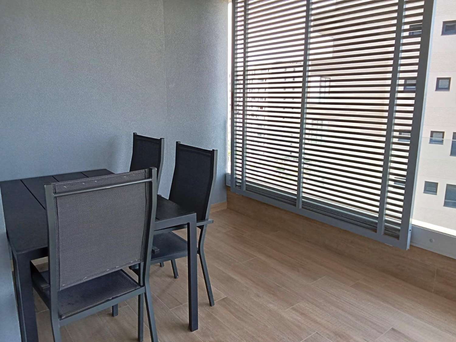 EXCLUSIVO APARTAMENTO DE DISEÑO EN PRIMERA LÍNEA DE MAR CON GRAN TERRAZA Y VISTAS PANORÁMICAS EN PUNTA PRIMA