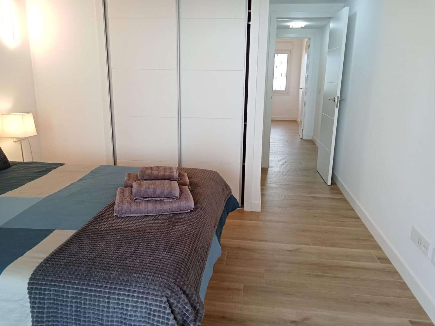 EXCLUSIVO APARTAMENTO DE DISEÑO EN PRIMERA LÍNEA DE MAR CON GRAN TERRAZA Y VISTAS PANORÁMICAS EN PUNTA PRIMA