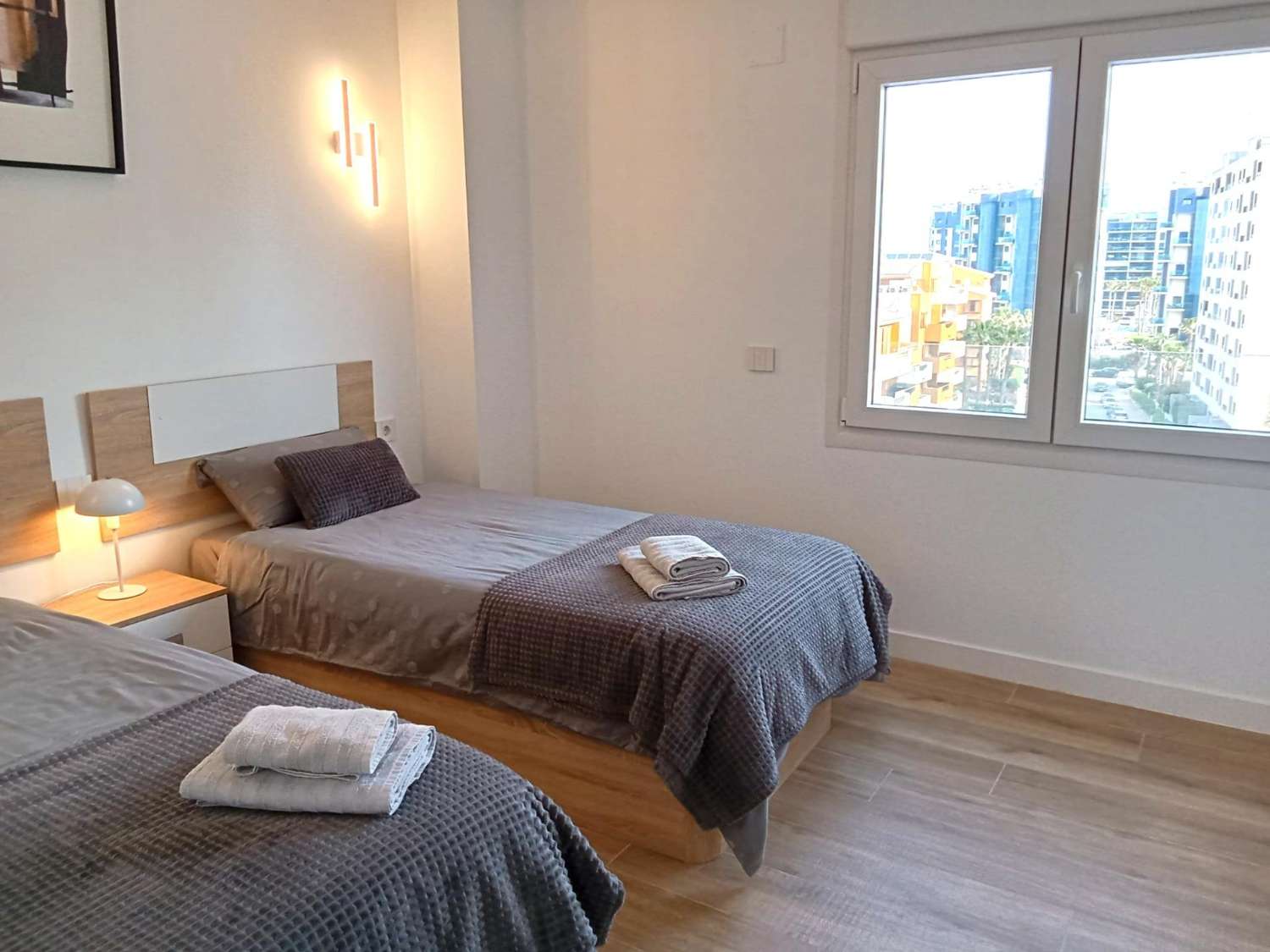 EXCLUSIVO APARTAMENTO DE DISEÑO EN PRIMERA LÍNEA DE MAR CON GRAN TERRAZA Y VISTAS PANORÁMICAS EN PUNTA PRIMA