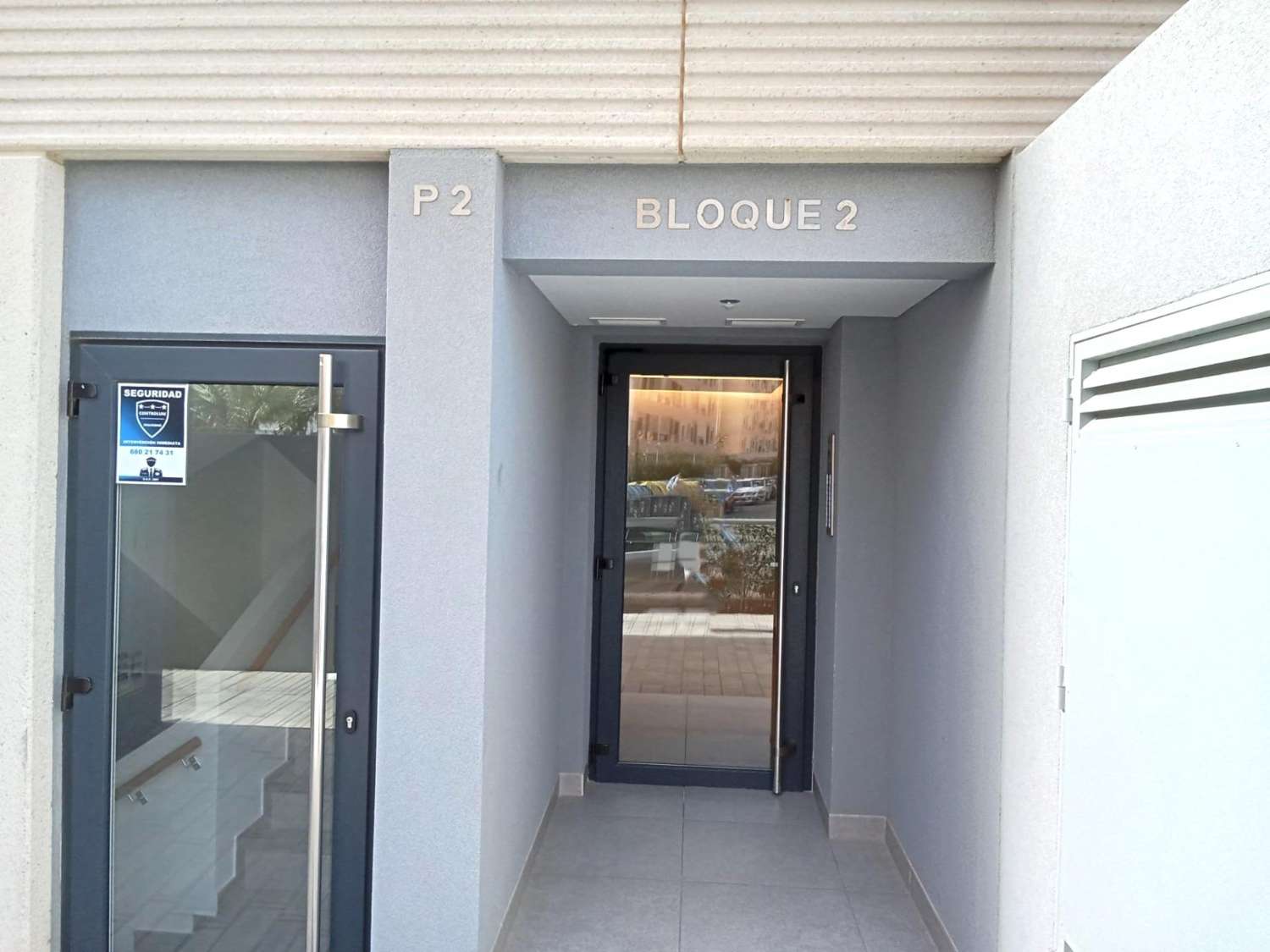 EXCLUSIVO APARTAMENTO DE DISEÑO EN PRIMERA LÍNEA DE MAR CON GRAN TERRAZA Y VISTAS PANORÁMICAS EN PUNTA PRIMA