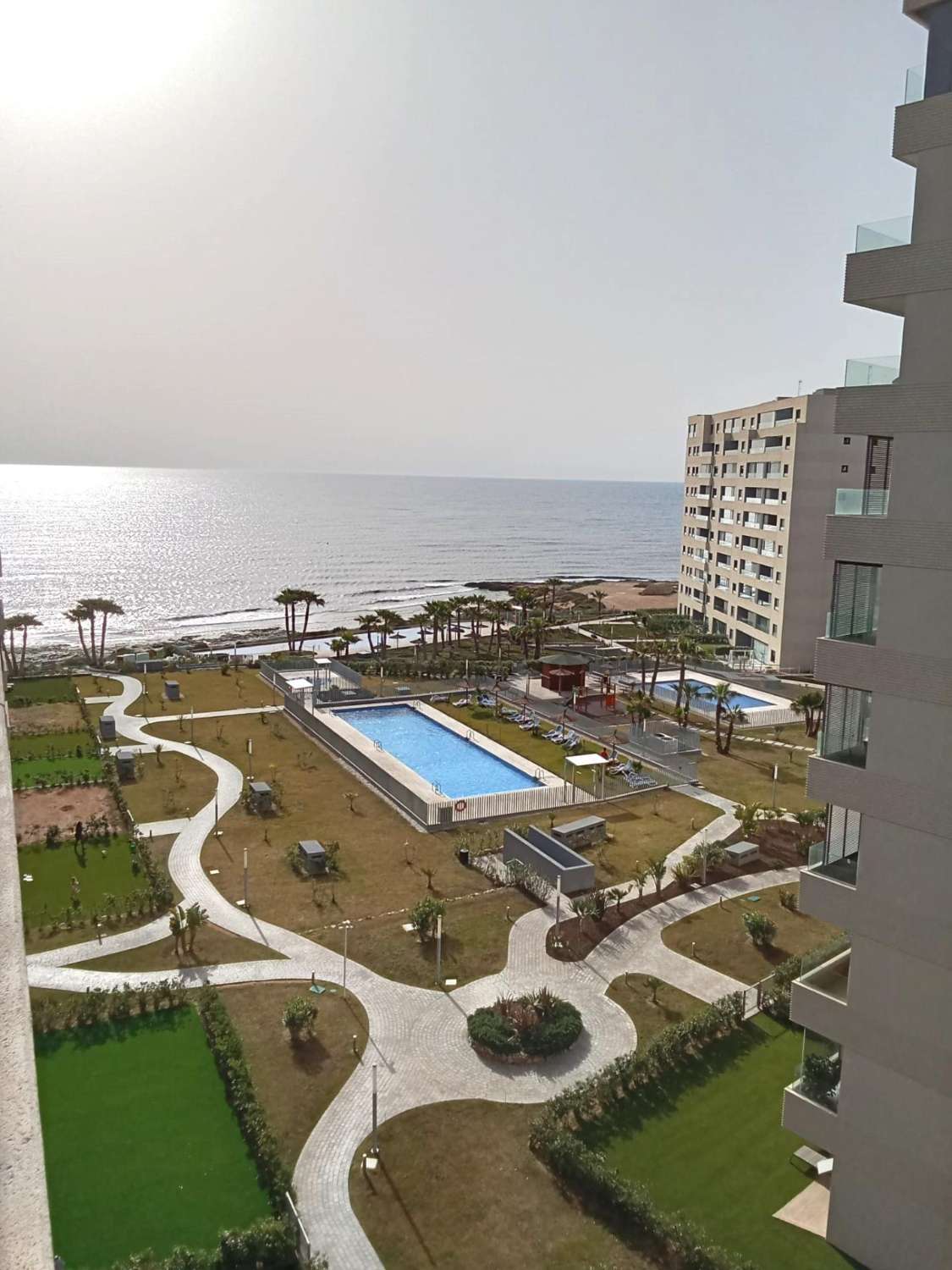 EXCLUSIVO APARTAMENTO DE DISEÑO EN PRIMERA LÍNEA DE MAR CON GRAN TERRAZA Y VISTAS PANORÁMICAS EN PUNTA PRIMA