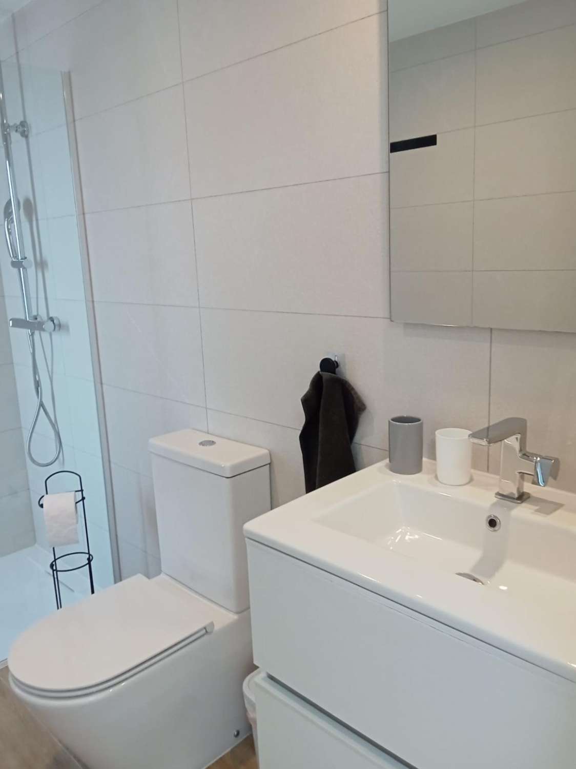 EXCLUSIVO APARTAMENTO DE DISEÑO EN PRIMERA LÍNEA DE MAR CON GRAN TERRAZA Y VISTAS PANORÁMICAS EN PUNTA PRIMA