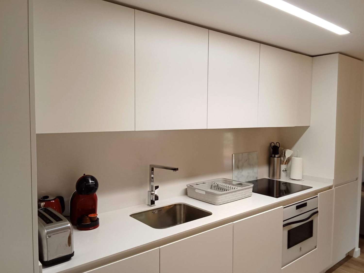 EXCLUSIVO APARTAMENTO EN PLANTA BAJA CON AMPLIO JARDÍN PRIVADO A PASOS DEL MAR EN PUNTA PRIMA